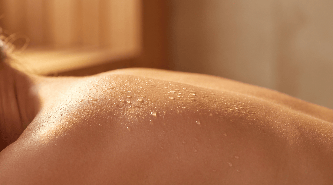  Sauna Hautbild verbessern: Porentief reine und rosige Haut durch regelmäßiges Schwitzen in der Sauna – der Schweißstrom reinigt die Poren natürlich