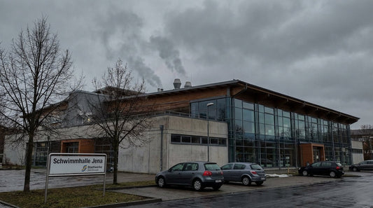 Öffentliche Schwimmhalle mit Saunalandschaft in Erfurt Löbervorstadt